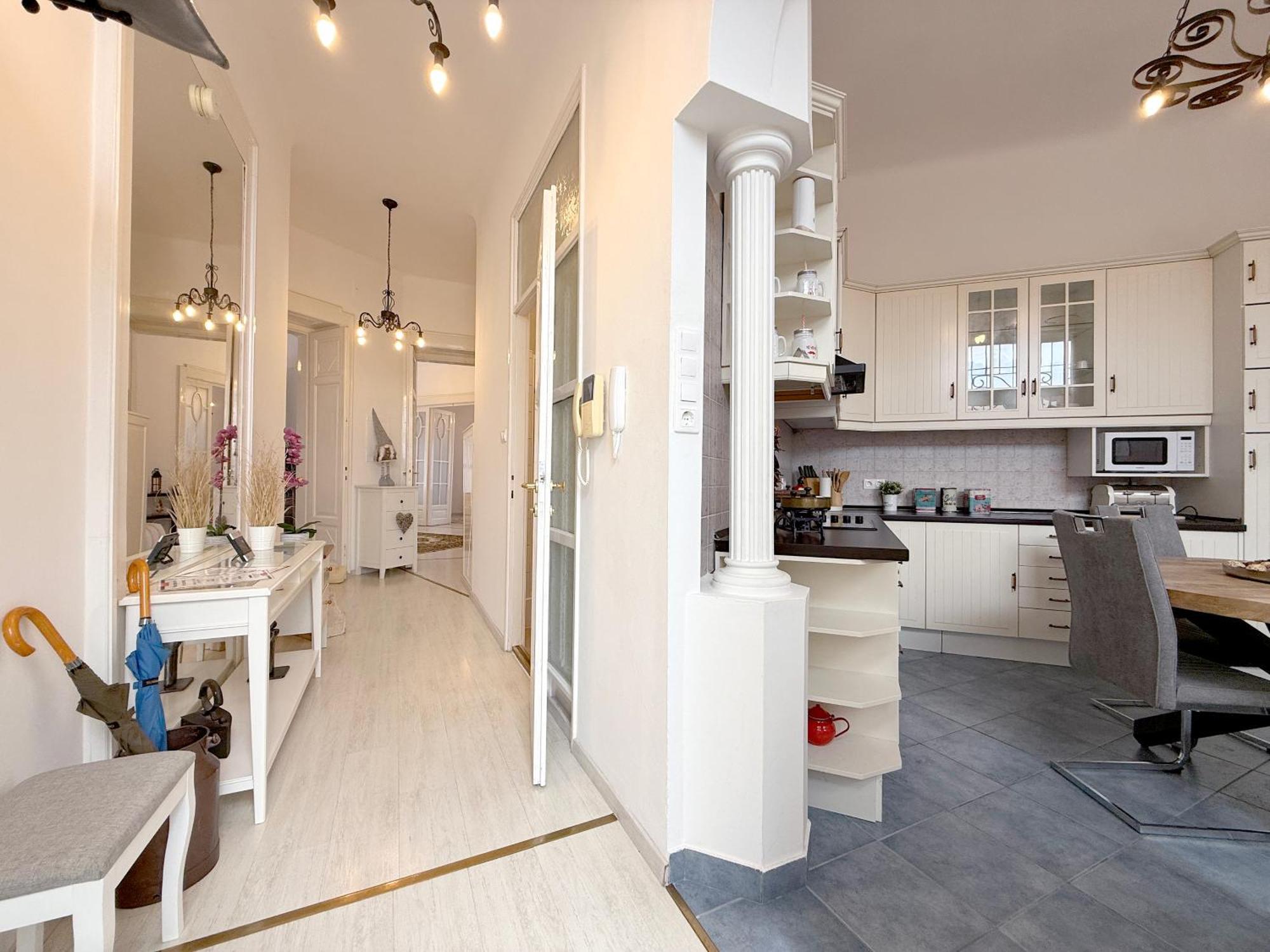 Elegant 125M2 Apartment In Center Of Budapest Exterior photo